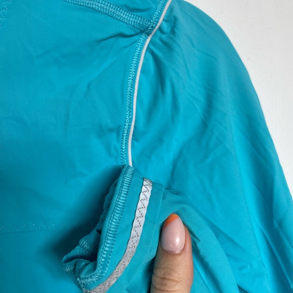 Lululemon lightweight long sleeve - Picture 4 of 7